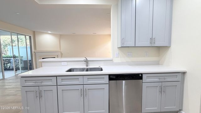 4047 LIONHEART Drive, Jacksonville, FL 32216