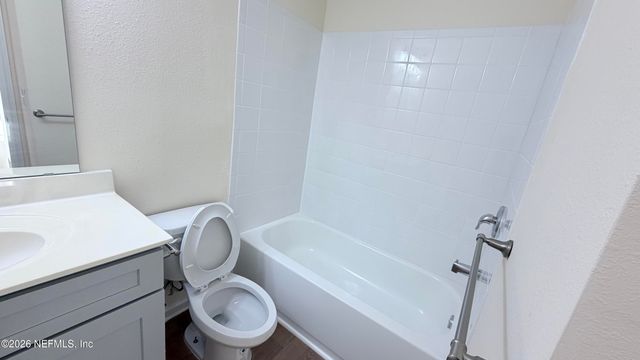 4047 LIONHEART Drive, Jacksonville, FL 32216