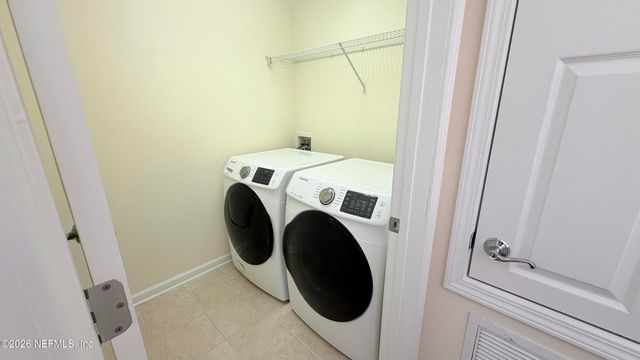 4047 LIONHEART Drive, Jacksonville, FL 32216