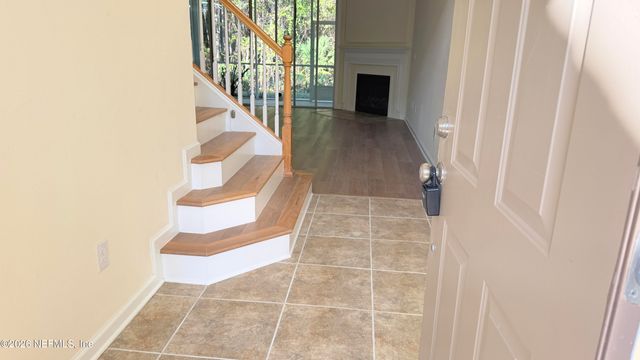 4047 LIONHEART Drive, Jacksonville, FL 32216