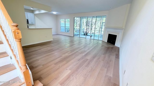 4047 LIONHEART Drive, Jacksonville, FL 32216