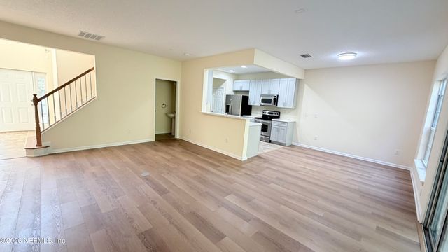 4047 LIONHEART Drive, Jacksonville, FL 32216