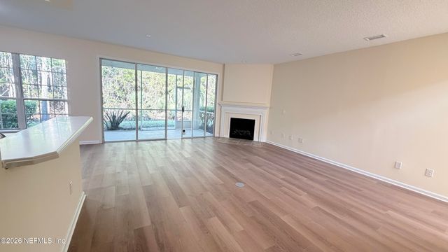 4047 LIONHEART Drive, Jacksonville, FL 32216