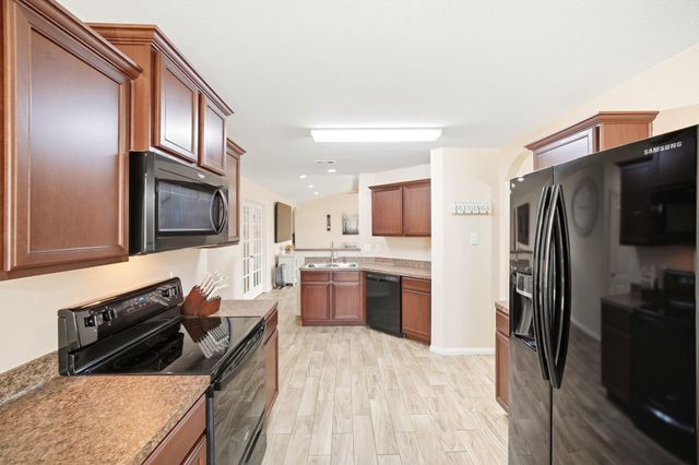 12211 Seacrest Lane, Texas City, TX 77568