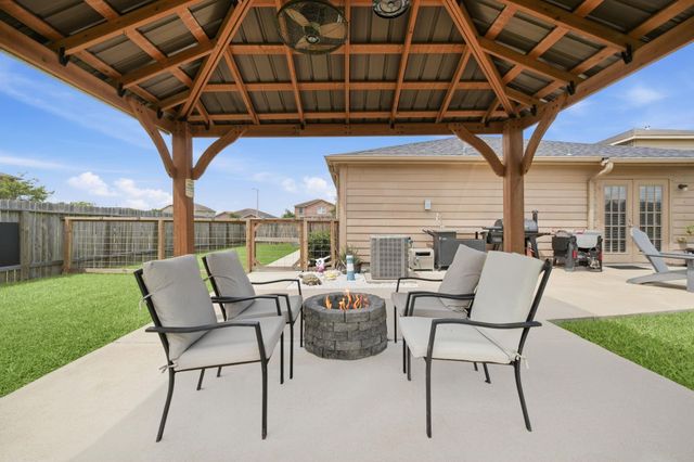 12211 Seacrest Lane, Texas City, TX 77568