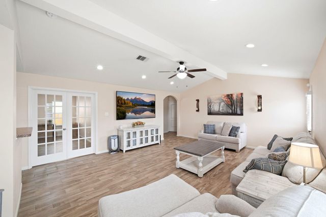 12211 Seacrest Lane, Texas City, TX 77568