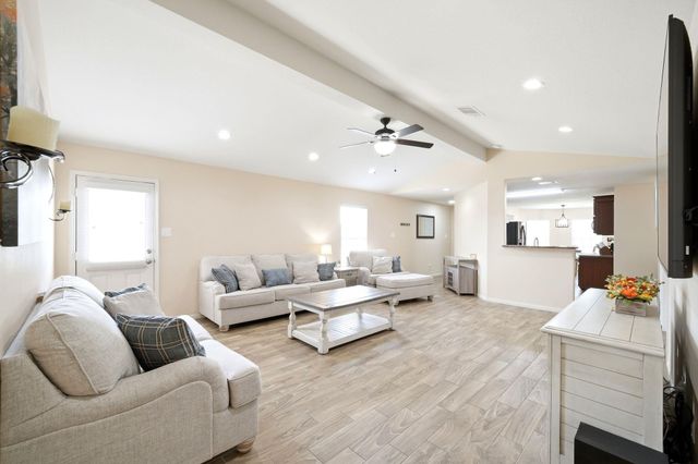 12211 Seacrest Lane, Texas City, TX 77568