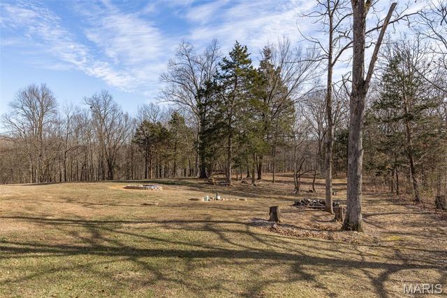 2401 Pfinister School Road, De Soto, MO 63020