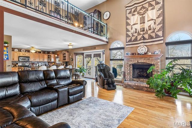 2401 Pfinister School Road, De Soto, MO 63020