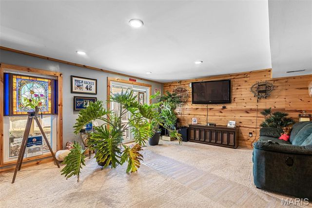 2401 Pfinister School Road, De Soto, MO 63020