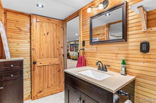 2401 Pfinister School Road, De Soto, MO 63020