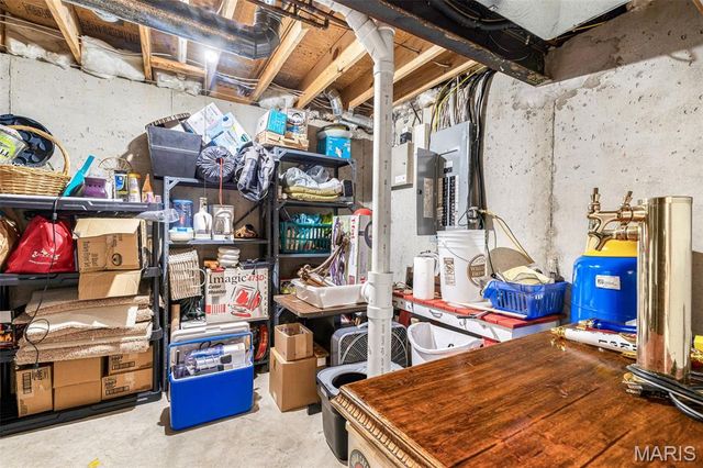 2401 Pfinister School Road, De Soto, MO 63020