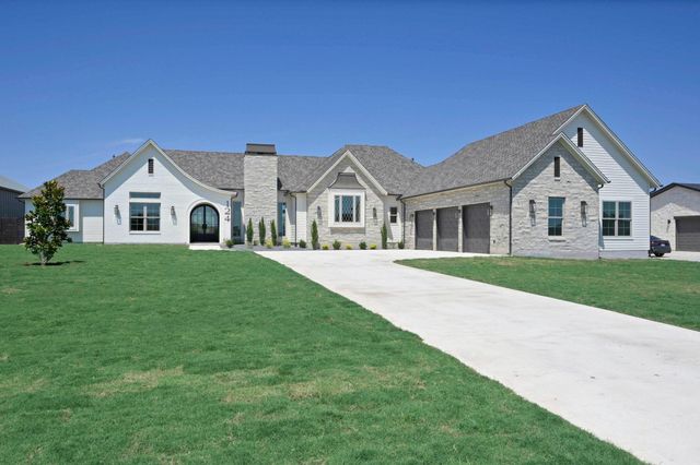512 Kasen CIR, Liberty Hill, TX 78642