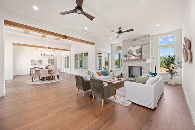 512 Kasen CIR, Liberty Hill, TX 78642