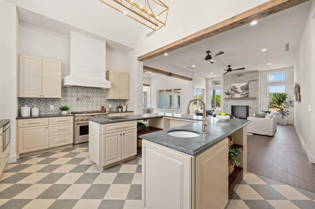512 Kasen CIR, Liberty Hill, TX 78642