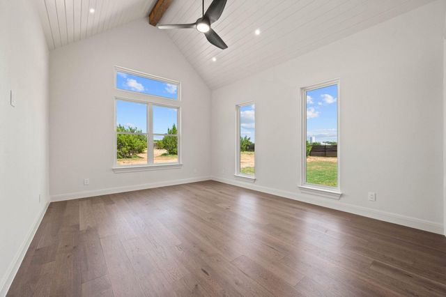 512 Kasen CIR, Liberty Hill, TX 78642
