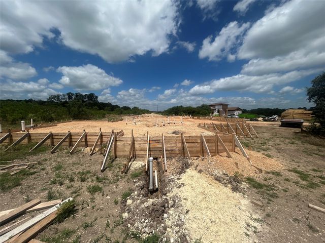 512 Kasen CIR, Liberty Hill, TX 78642
