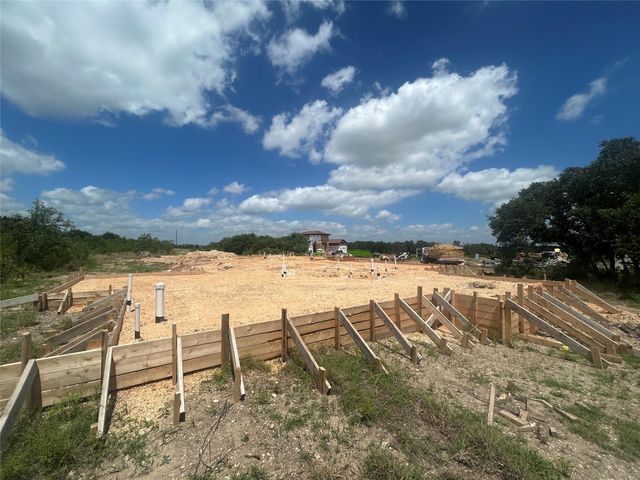 512 Kasen CIR, Liberty Hill, TX 78642