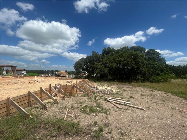 512 Kasen CIR, Liberty Hill, TX 78642