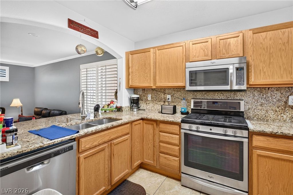 519 Midsummer Avenue, Las Vegas, NV 89183 — photo 2