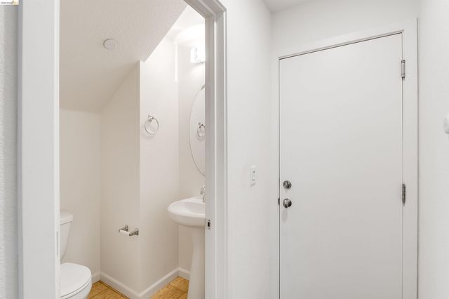 830 Brass Ct, West Sacramento, CA 95691