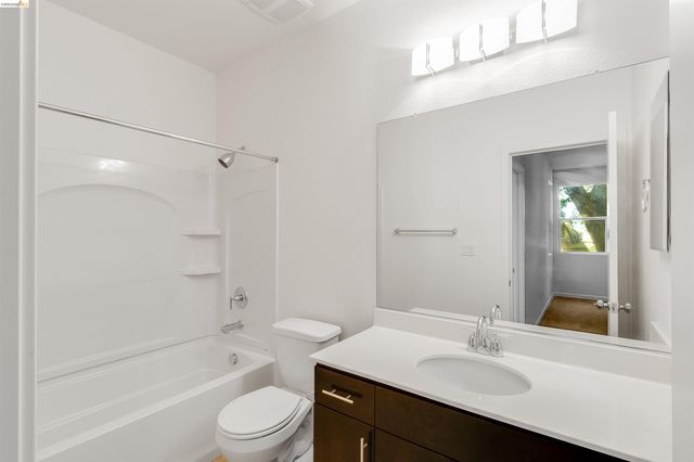 830 Brass Ct, West Sacramento, CA 95691