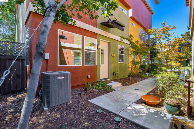 830 Brass Ct, West Sacramento, CA 95691