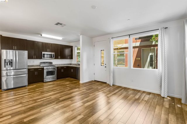 830 Brass Ct, West Sacramento, CA 95691