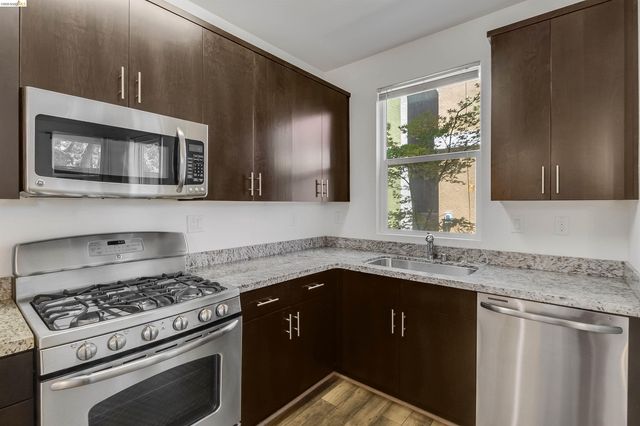 830 Brass Ct, West Sacramento, CA 95691