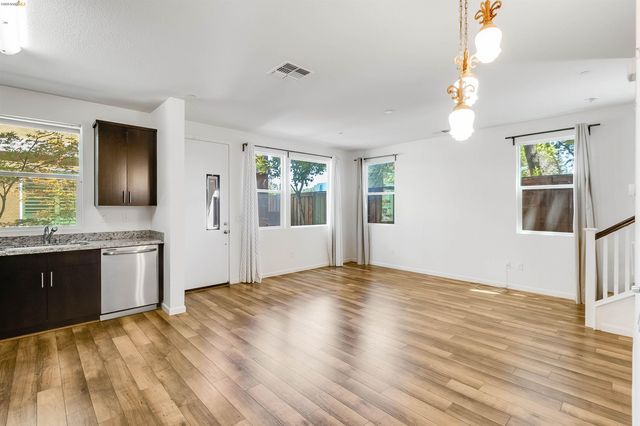 830 Brass Ct, West Sacramento, CA 95691