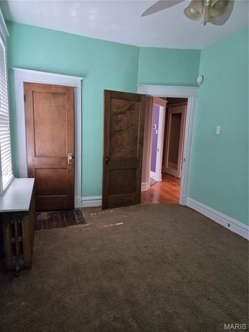 3560 S Spring Avenue, St Louis, MO 63116
