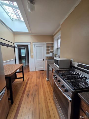 3560 S Spring Avenue, St Louis, MO 63116