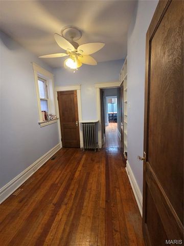 3560 S Spring Avenue, St Louis, MO 63116