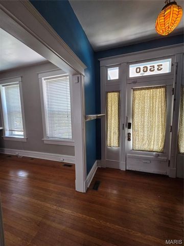 3560 S Spring Avenue, St Louis, MO 63116
