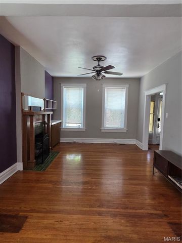 3560 S Spring Avenue, St Louis, MO 63116