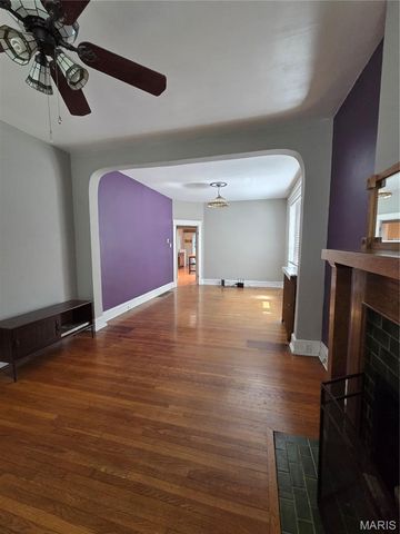 3560 S Spring Avenue, St Louis, MO 63116