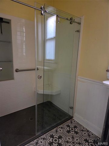 3560 S Spring Avenue, St Louis, MO 63116