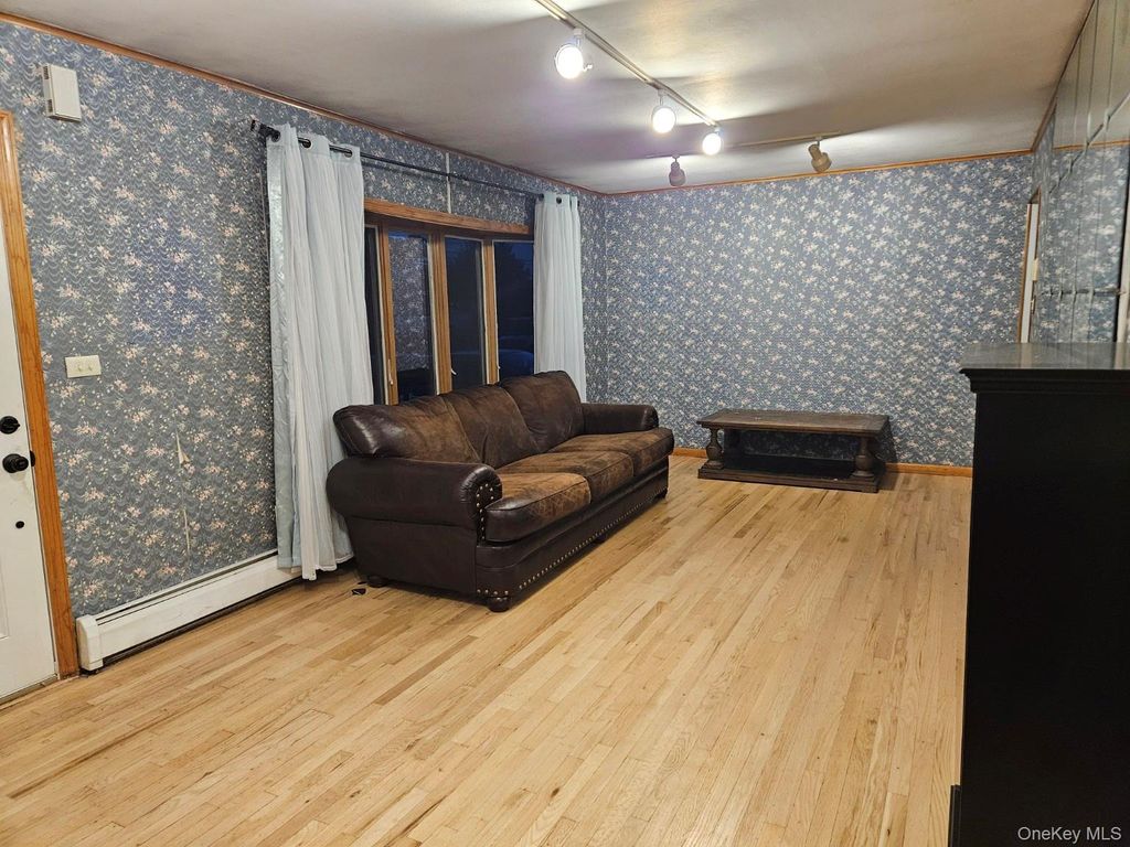 132 Maple Avenue, Bethpage, NY 11714 — photo 4