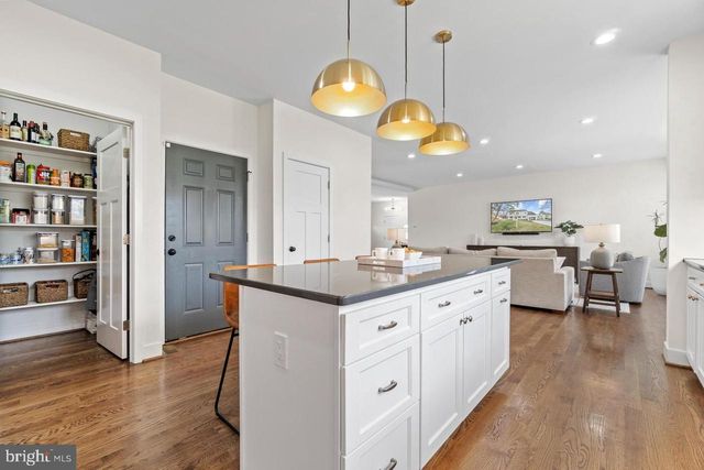 4222 LAMARRE DR, Fairfax, VA 22030