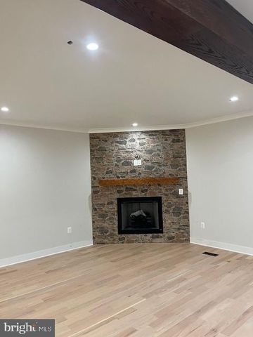 4222 LAMARRE DR, Fairfax, VA 22030