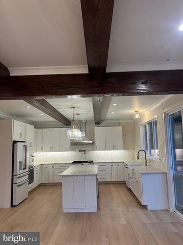 4222 LAMARRE DR, Fairfax, VA 22030