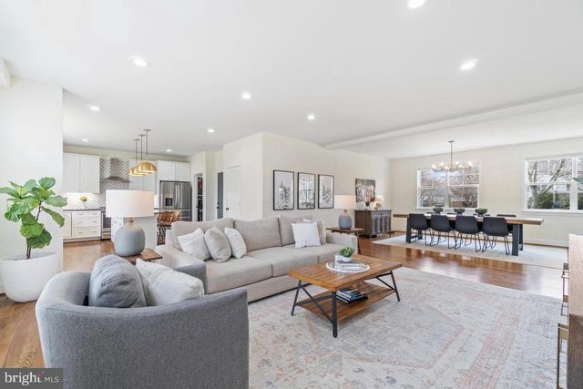 4222 LAMARRE DR, Fairfax, VA 22030