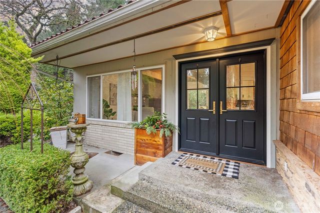 1005 62nd Avenue NE, Tacoma, WA 98422