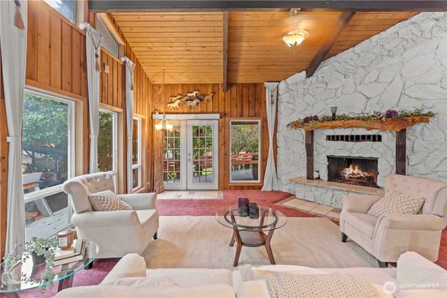 1005 62nd Avenue NE, Tacoma, WA 98422