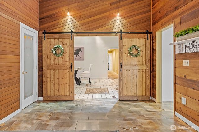 1005 62nd Avenue NE, Tacoma, WA 98422