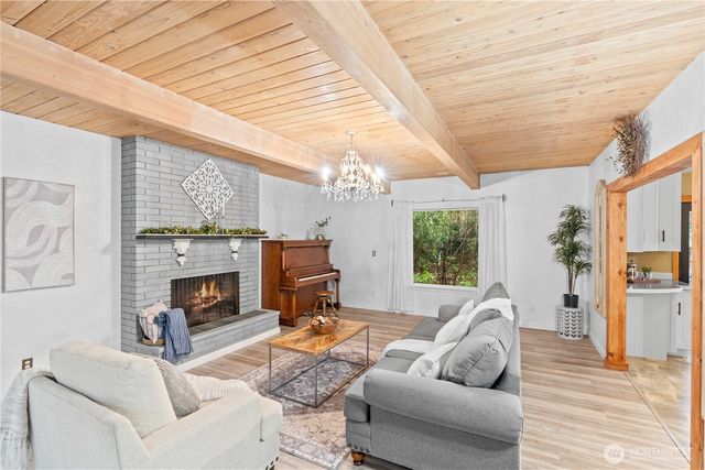 1005 62nd Avenue NE, Tacoma, WA 98422