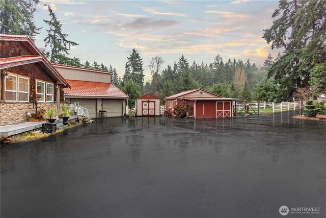 1005 62nd Avenue NE, Tacoma, WA 98422