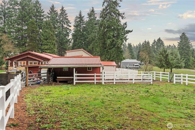 1005 62nd Avenue NE, Tacoma, WA 98422