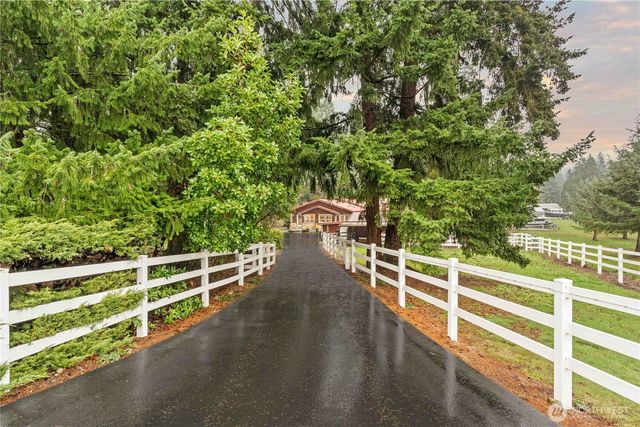 1005 62nd Avenue NE, Tacoma, WA 98422