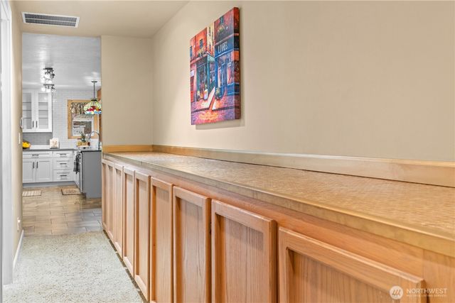 1005 62nd Avenue NE, Tacoma, WA 98422